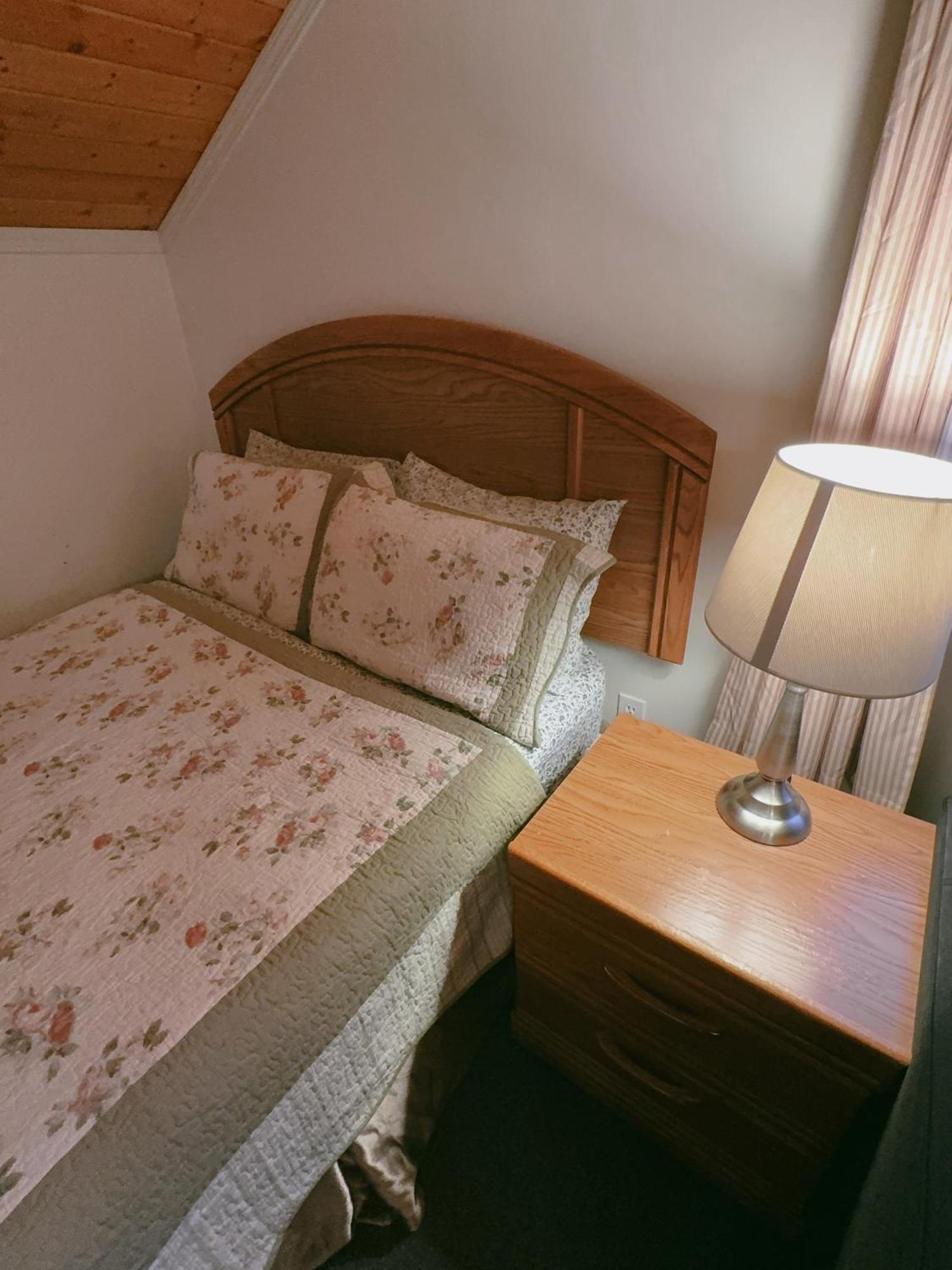 Alpine Meadows Lodge ゴールデン エクステリア 写真