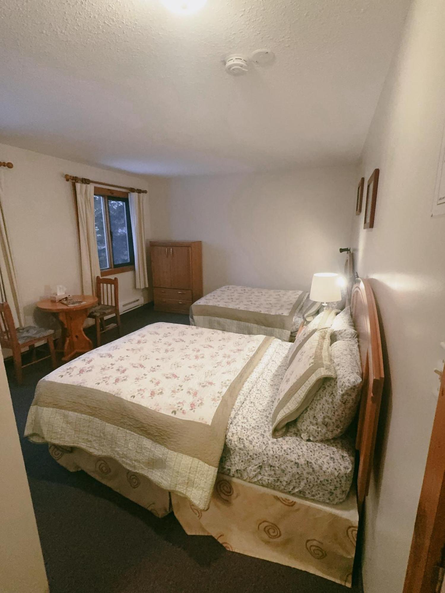 Alpine Meadows Lodge ゴールデン エクステリア 写真