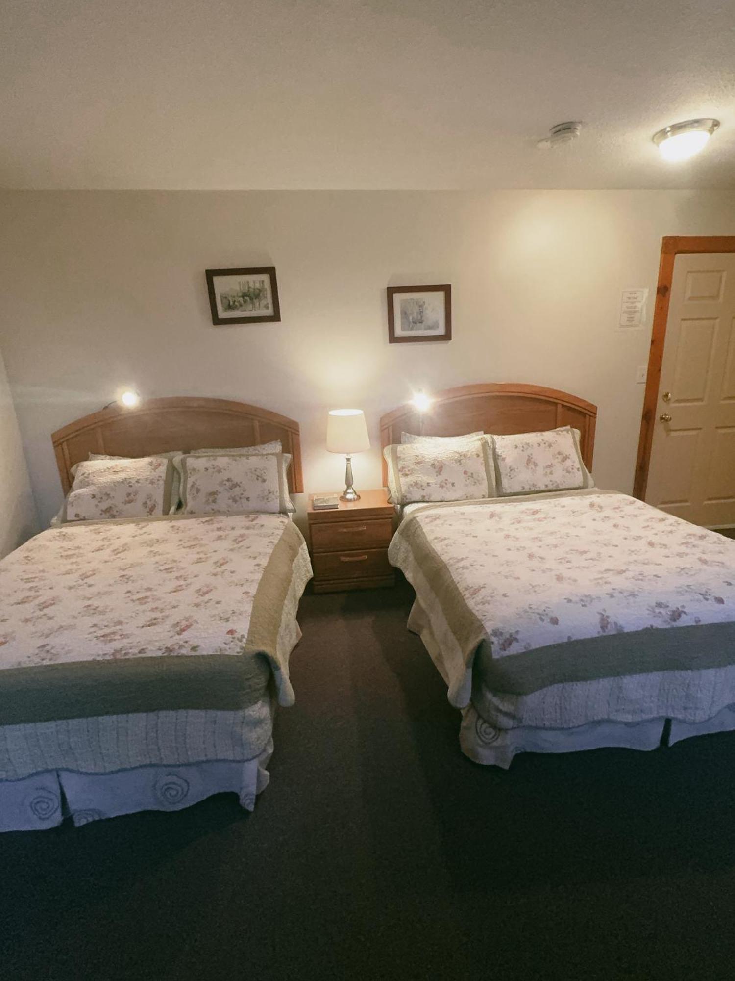 Alpine Meadows Lodge ゴールデン エクステリア 写真